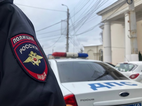 В Тверской области водитель умер на капоте автомобиля после ДТП