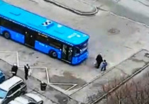 Нерасторопность водителя столичного автобуса закончилась смертью 64-летней москвички