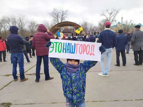 Митинг калмыцкой столицы потребовал роспуска депутатов и отставки уже главы региона