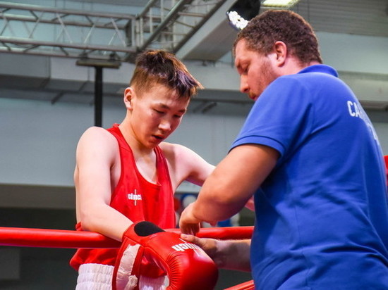 Калмыцкий боксер стал призером чемпионата России