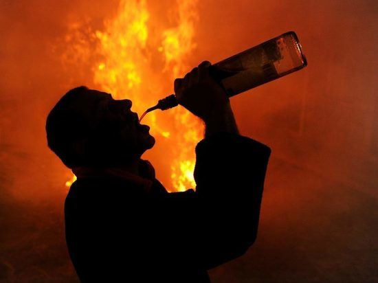 Пьяный северодвинский бутлегер сжёг себя при розливе спирта по бутылкам