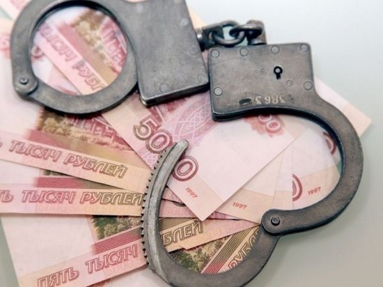 Житель Николаевска-на-Амуре похитил деньги у несовершеннолетнего приятеля