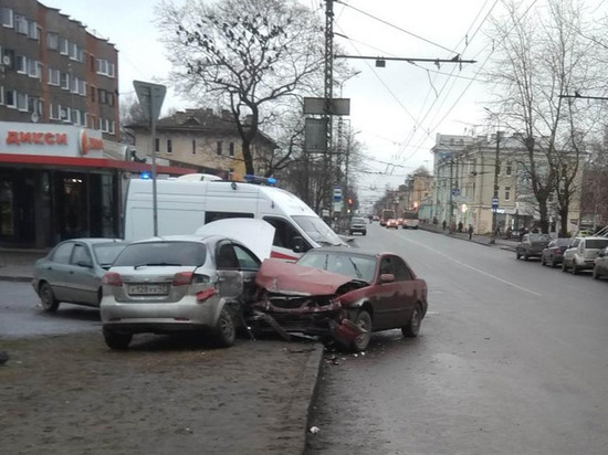 За сутки на дорогах Петрозаводска пострадали шесть человек