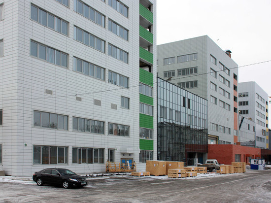 С «Сибиряка» требуют почти 9 млн за просроченную реконструкцию краевой больницы