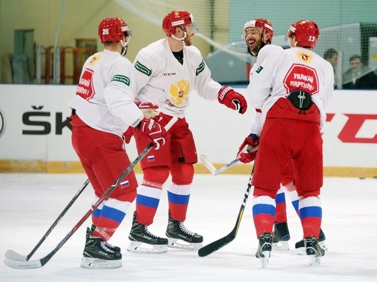 Хоккеисты сборной России сыграют на футбольном стадионе "Зенита"