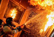 Пожилые супруги погибли в пожаре жилого дома на улице Кастринской в Чите вечером 19 ноября