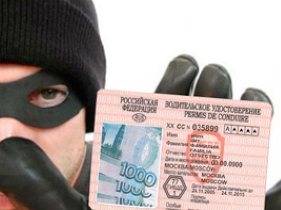 Директора архангельской автошколы будут судить за махинации с правами