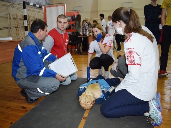 Работники Костромаэнерго вошли в число организаторов соревнования по оказанию первой помощи среди допризывной молодежи