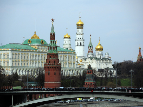 Украинка пыталась пробиться в Кремль, представляясь женой Путина Украинка пыталась пробиться в Кремль, представляясь женой Путина
