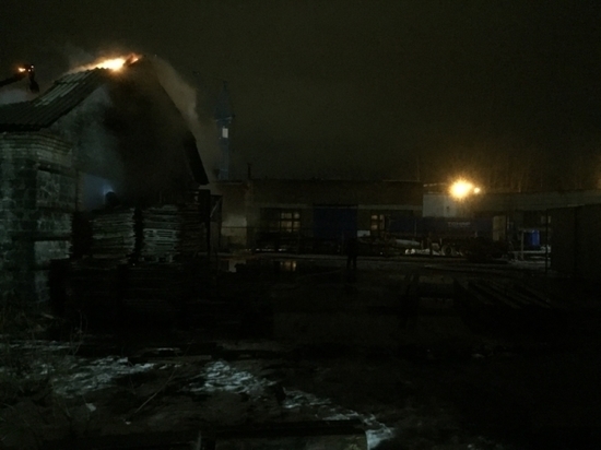 Склад в Северодвинске сгорел из-за отсутствующей противопожарной инфраструктуры