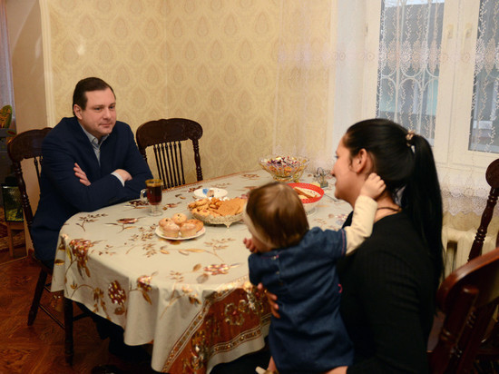 Губернатор Смоленской области побывал в гостях у семьи Филенковых
