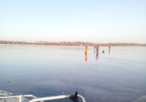 Козьмодемьянские спасатели переправили на берег четырех человек, вышедших рыбачить на реку