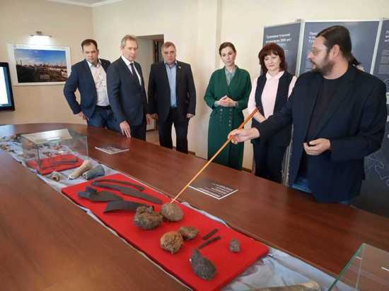 Археологи открыли выставку находок на металлургическом заводе в Туле  