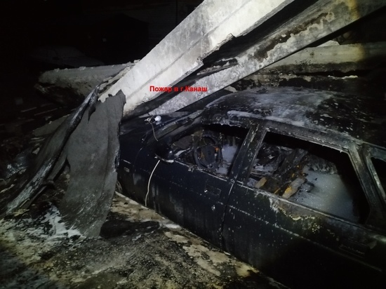 Автомобиль сгорел вместе с гаражом в Канаше