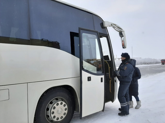 ГИБДД в Новом Уренгое проверила на безопасность автобусы