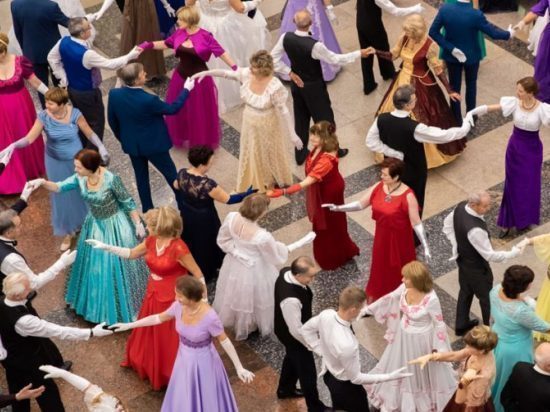 Искусство исторического танца покоряется серпуховским танцорам