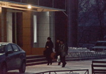 Обвиняемая в растрате Ирина Теплова, в сопровождении адвокатов, сегодня рано утром пришла в Бийский городской суд