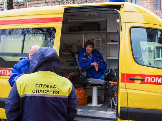 В Кемерове спасатели штурмовали многоэтажку, чтобы помочь пожилой женщине