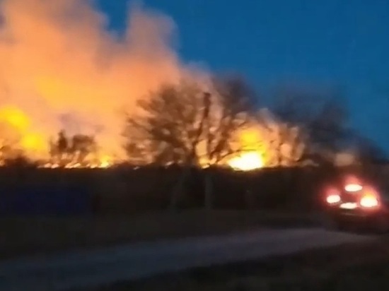 МЧС ликвидирует природные пожары в разных районах Кубани