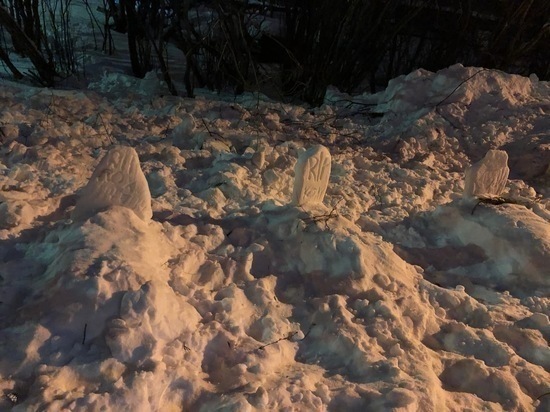 «Надгробия» вместо снеговиков: эксперт о детской выходке в Лабытнанги
