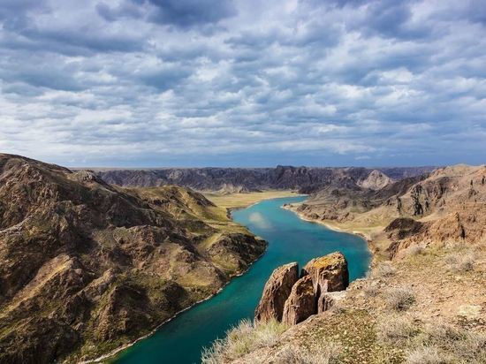 Река Или — главная артерию в юго-восточной части Казахстана и самая крупная в Алматинской области