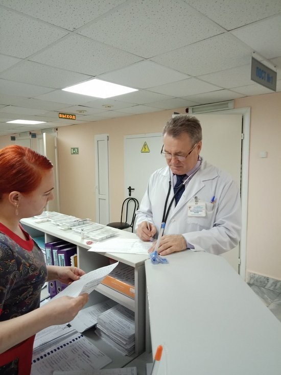 Терапевту из больницы Ноябрьска присвоили звание заслуженного врача РФ