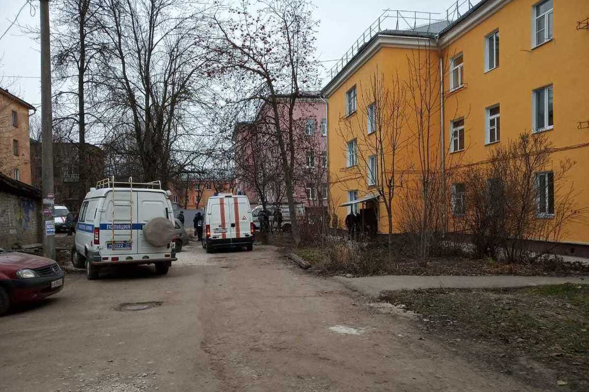 Сильный грохот в туле вечером 17. Шквалистый ветер. Хлопки в туле сейчас. Громкий взрыв в туле 17. Хлопки в туле сейчас.