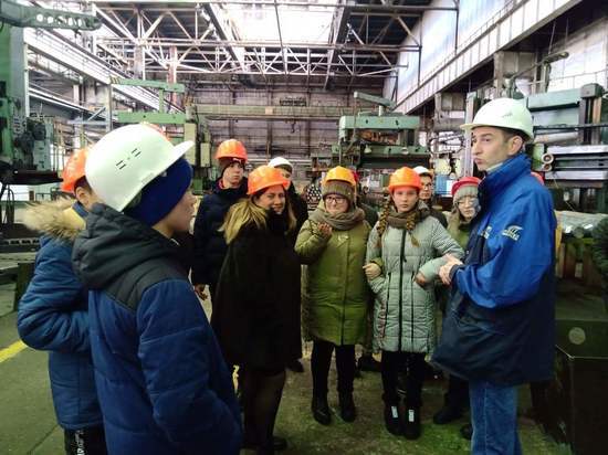 Школьники из Травников посетили «Уральскую кузницу»