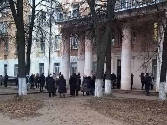 В Ярославле эвакуировали больницу на проспекте Октября