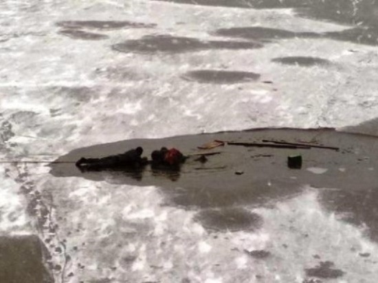 Тамбовчанин провалился под лед, катаясь на коньках