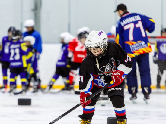 В Сургуте стартовал открытый турнир любительских хоккейных команд
