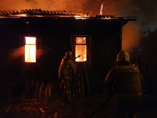 В Рославле из-за самодельного отопительного прибора сгорел дом