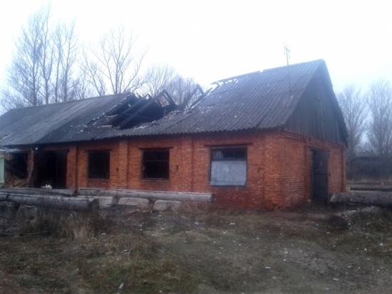 В Хиславичском районе горела пилорама