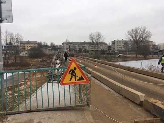 В Ярославской области ремонтируют мост через Юхоть по поручению главы региона