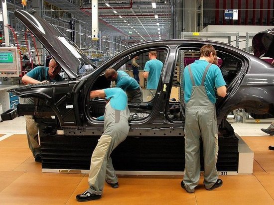 BMW снижает бонусы сотрудникам