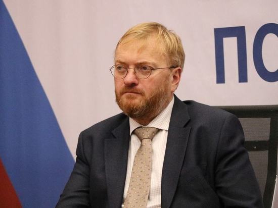 Депутат Милонов назвал покупку ёлки за 18 миллионов в Кемерове “безумием”