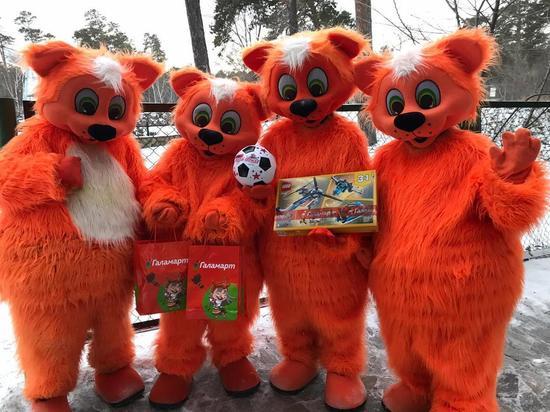 «Галамартовские» коты стали помощниками Деда Мороза в Челябинске