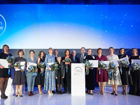 Десять самых умных россиянок получили стипендии за выдающиеся достижения в естественных науках