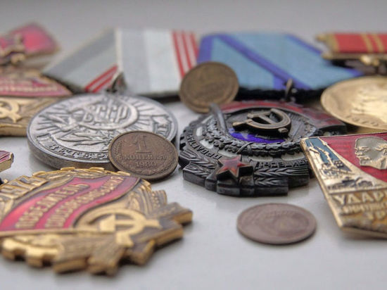 Судьи Кемеровского районного суда отказались от врученных им юбилейных медалей