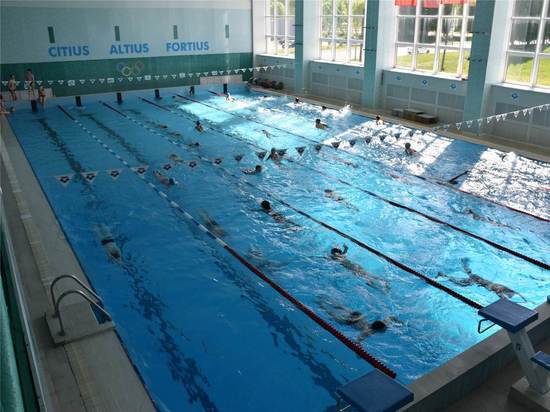В Чувашии школьников младших классов начнут обучать плаванию