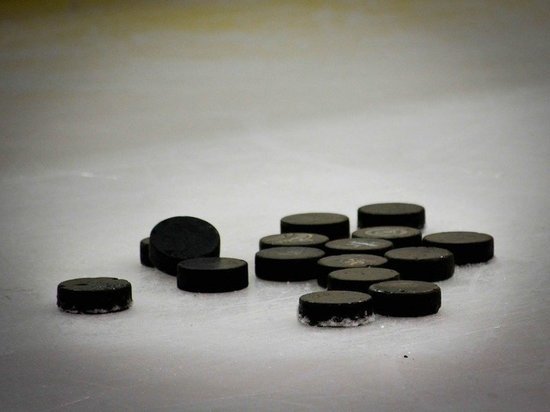 Хоккеисты новокузнецкого “Металлурга” проиграли на дому