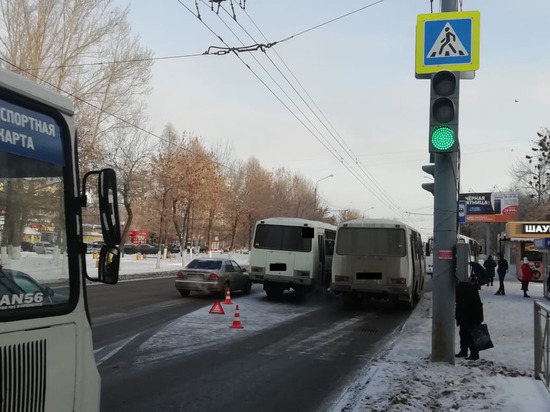 В Оренбурге автобус сбил двух женщин
