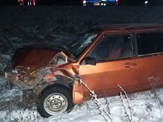 На трассе «Бугульма-Уральск» столкнулись два «ВАЗа»: умер водитель одного из автомобилей
