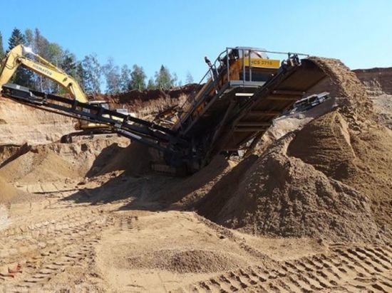 В Акбулакском районе при добыче песка была уничтожена почва