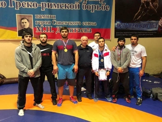 Башкирские борцы завоевали три медали на чемпионате ПФО
