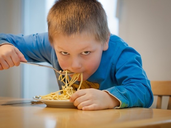 Эксперты нашли нарушения в организации питания школ и детсадов ЯНАО