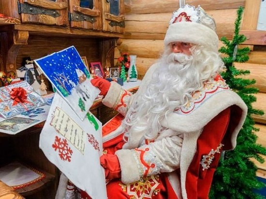 Челябинские политологи обратились к Деду Морозу с просьбами