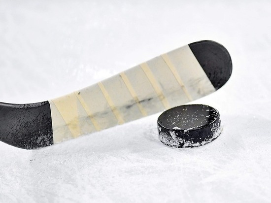Хоккейный “Металлург” из Новокузнецка прервал серию побед казанского “Барса”