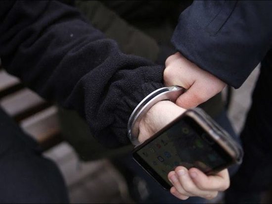 В Орске задержали подозреваемого в краже телефона