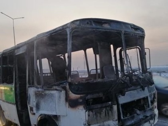В столице Тувы сгорел пассажирский автобус перед выходом на маршрут